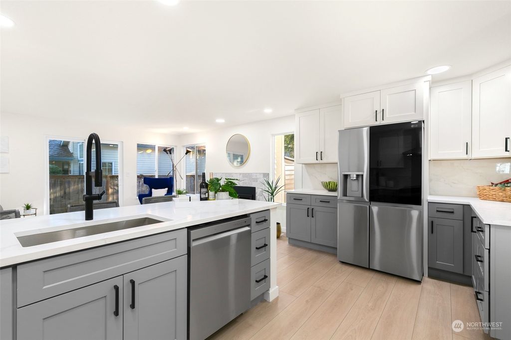 listing image 9368503781218534784