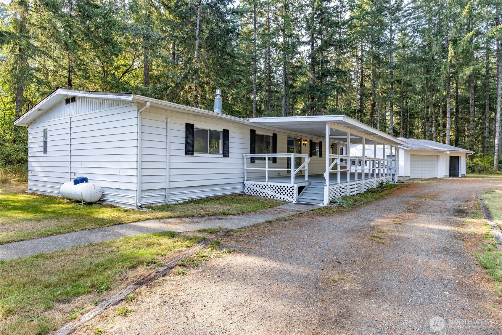 2201 E Island Lake Drive
