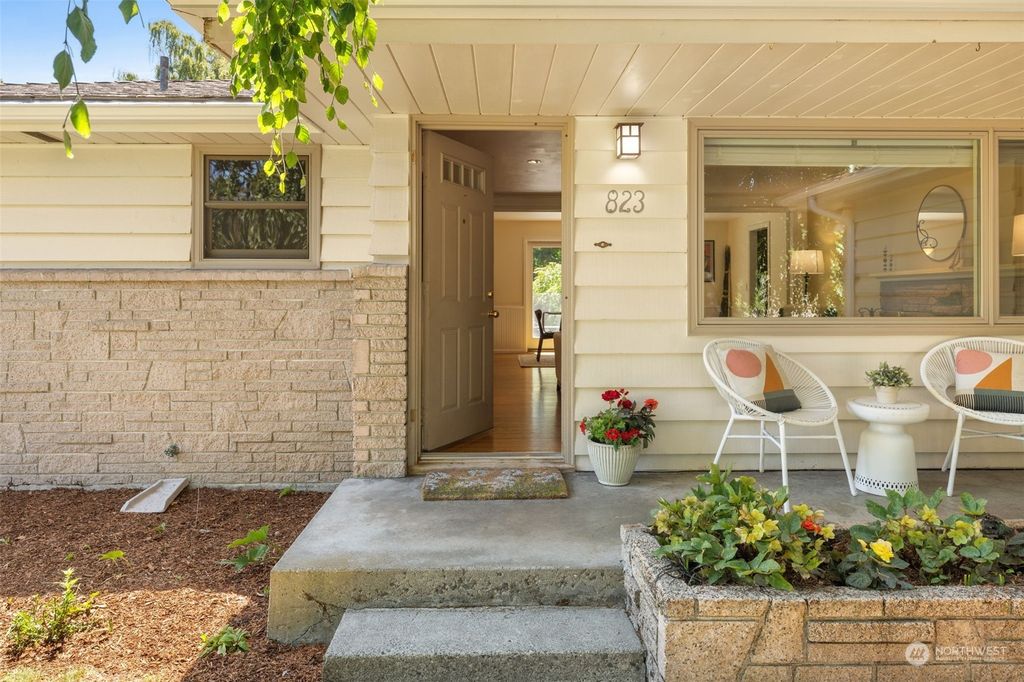 Photo of 823 NW 107th Street, Seattle, WA 98177 (MLS # 2074298)