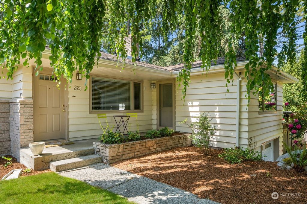 Photo of 823 NW 107th Street, Seattle, WA 98177 (MLS # 2074298)