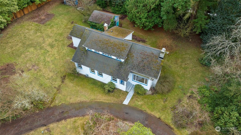 Photo of 825 NW 190th Street Dr, Shoreline, WA 98177 (MLS # 2195643)