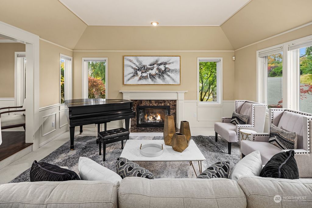 Photo of 4642 176th Avenue SE, Bellevue, WA 98006 (MLS # 2302615)