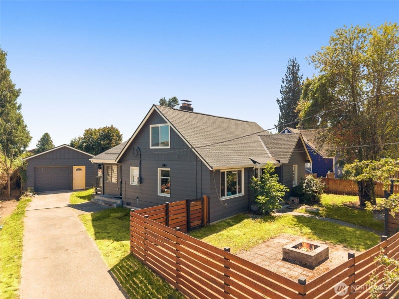 11214 Cornell Avenue S