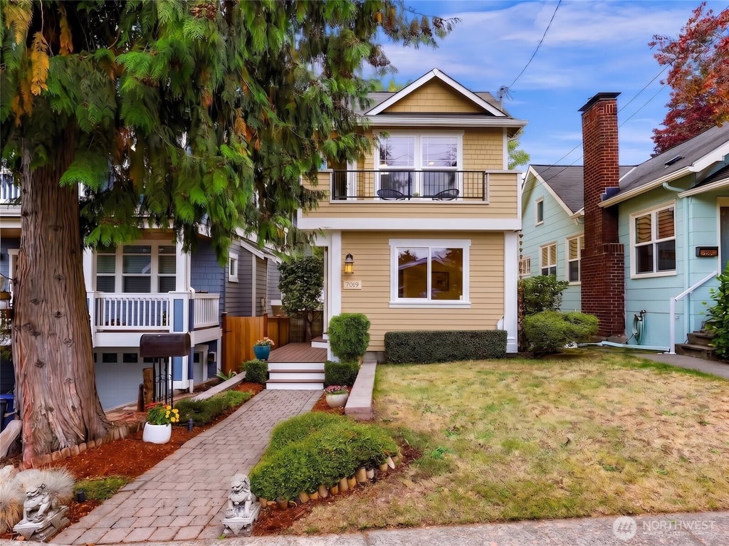 Photo of 7019 Ravenna Avenue NE, Seattle, WA 98116 (MLS # 2574865)