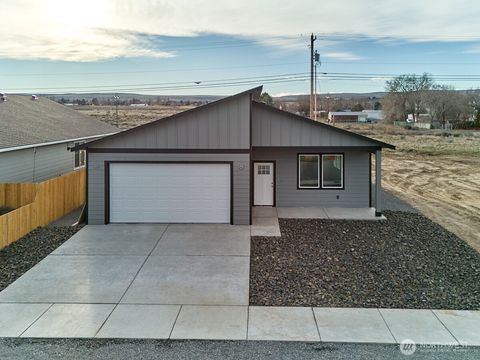 Photo of 721 S Aster Street, Soap Lake, WA 98851 (MLS # 2491093)