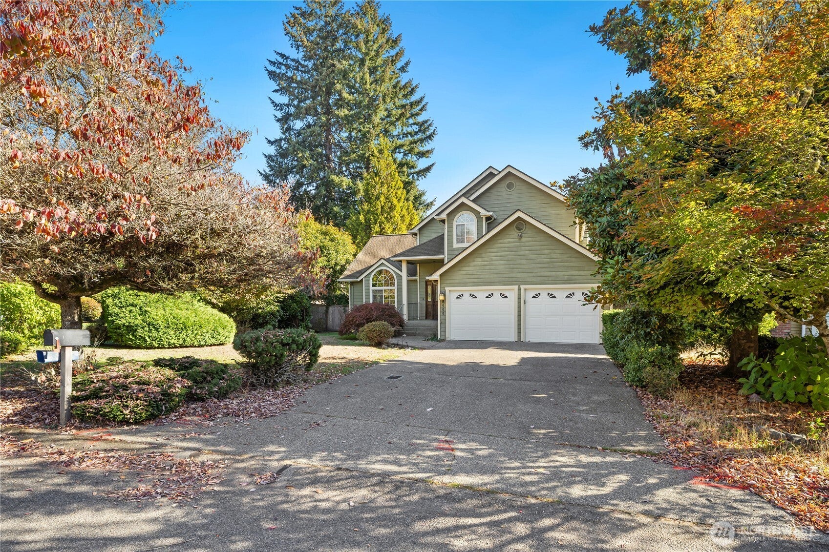 5111 Royal Drive W