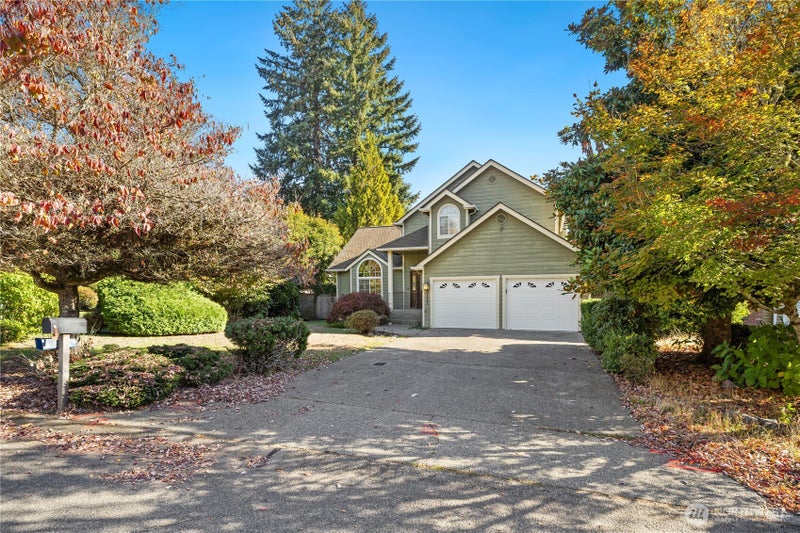 5111 Royal Drive W