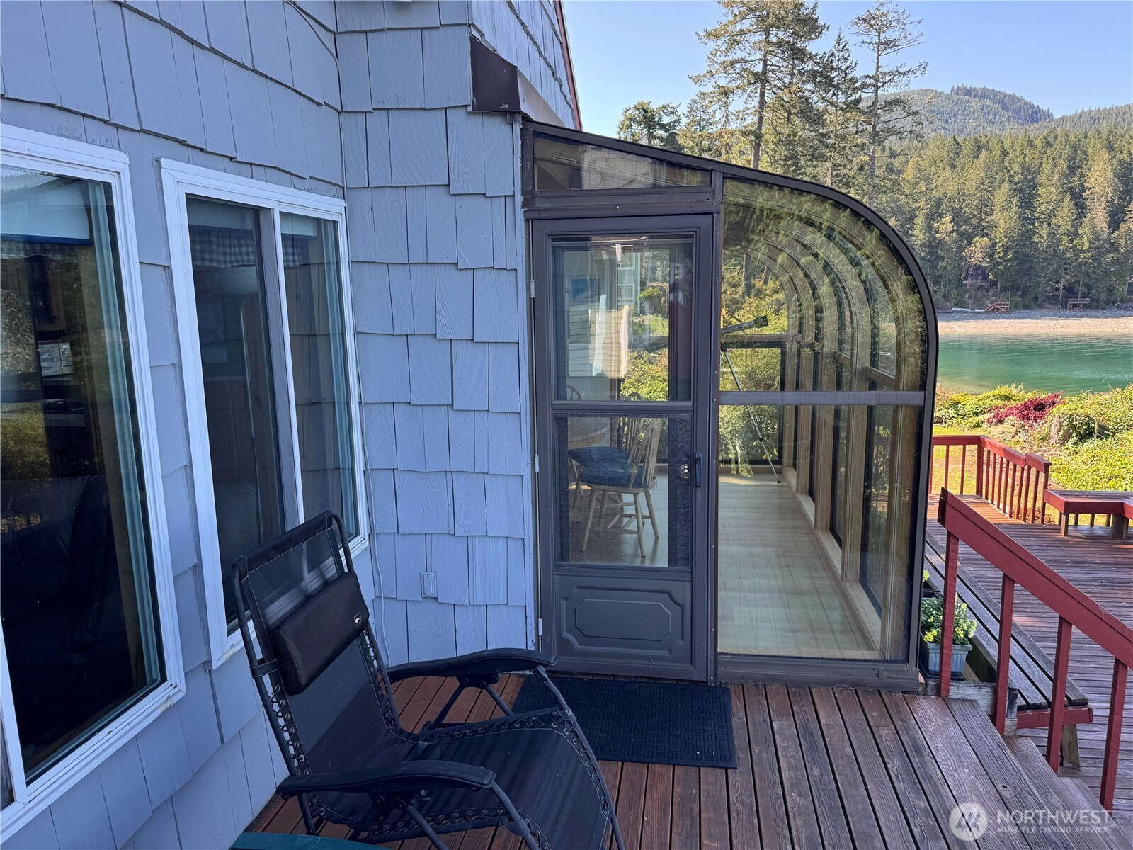 810 Rhododendron Lane