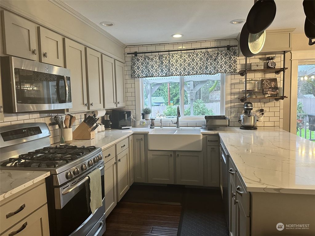 Photo of 2702 230th Place SW, Brier, WA 98036 (MLS # 2184713)
