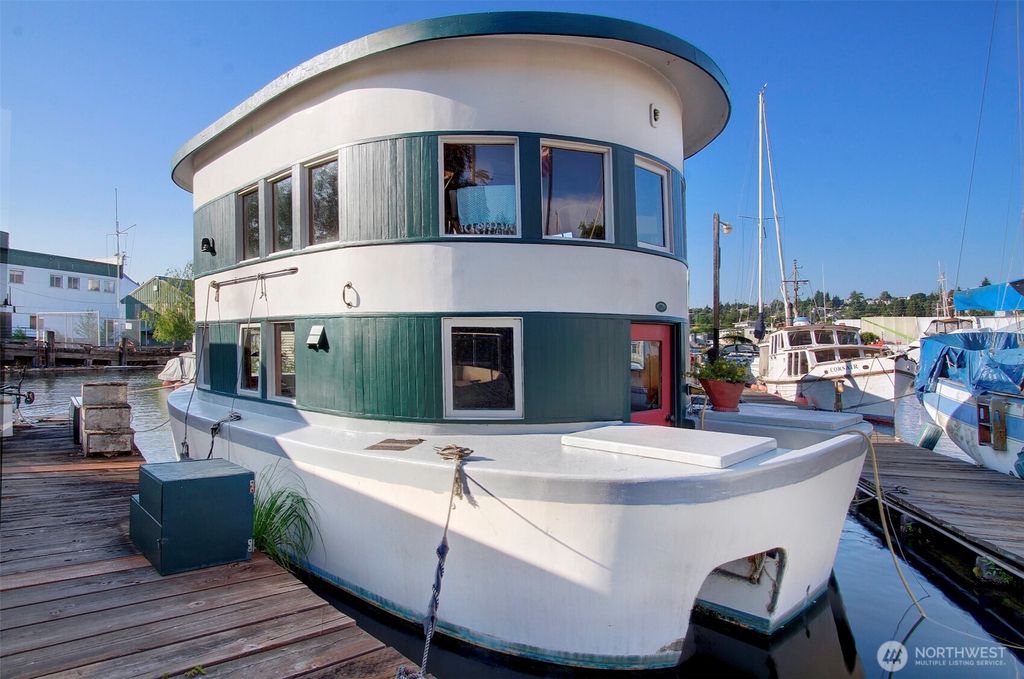 Photo of 624 W Ewing Street #3, Seattle, WA 98119 (MLS # 2339482)