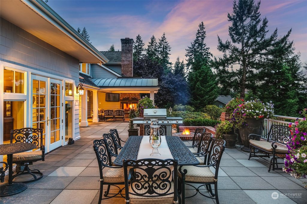 Photo of 6044 164th Avenue SE, Bellevue, WA 98006 (MLS # 2207879)