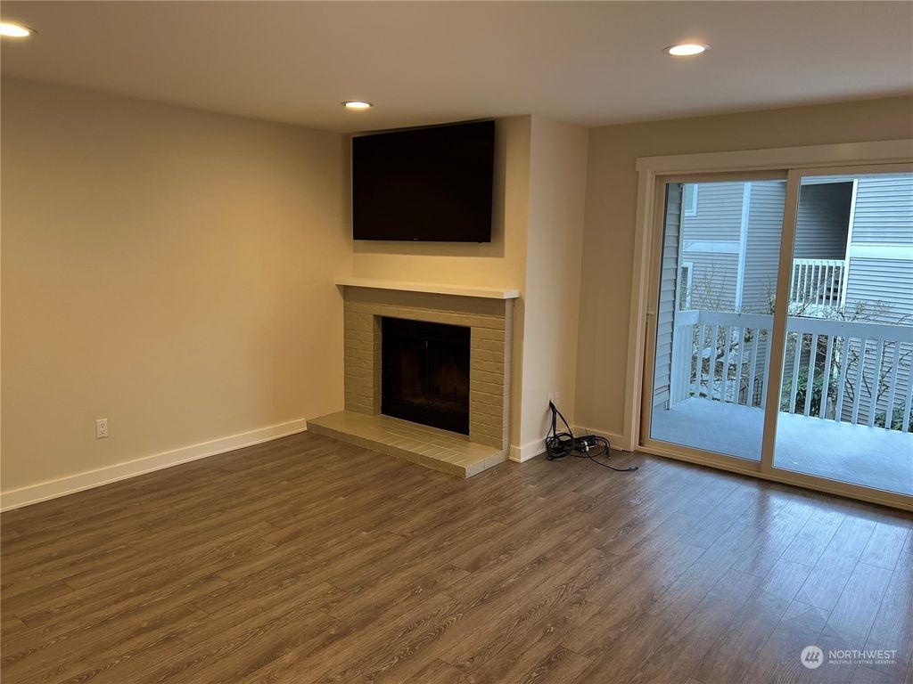 Photo of 4515 125th Avenue SE #B207, Bellevue, WA 98006 (MLS # 2035606)