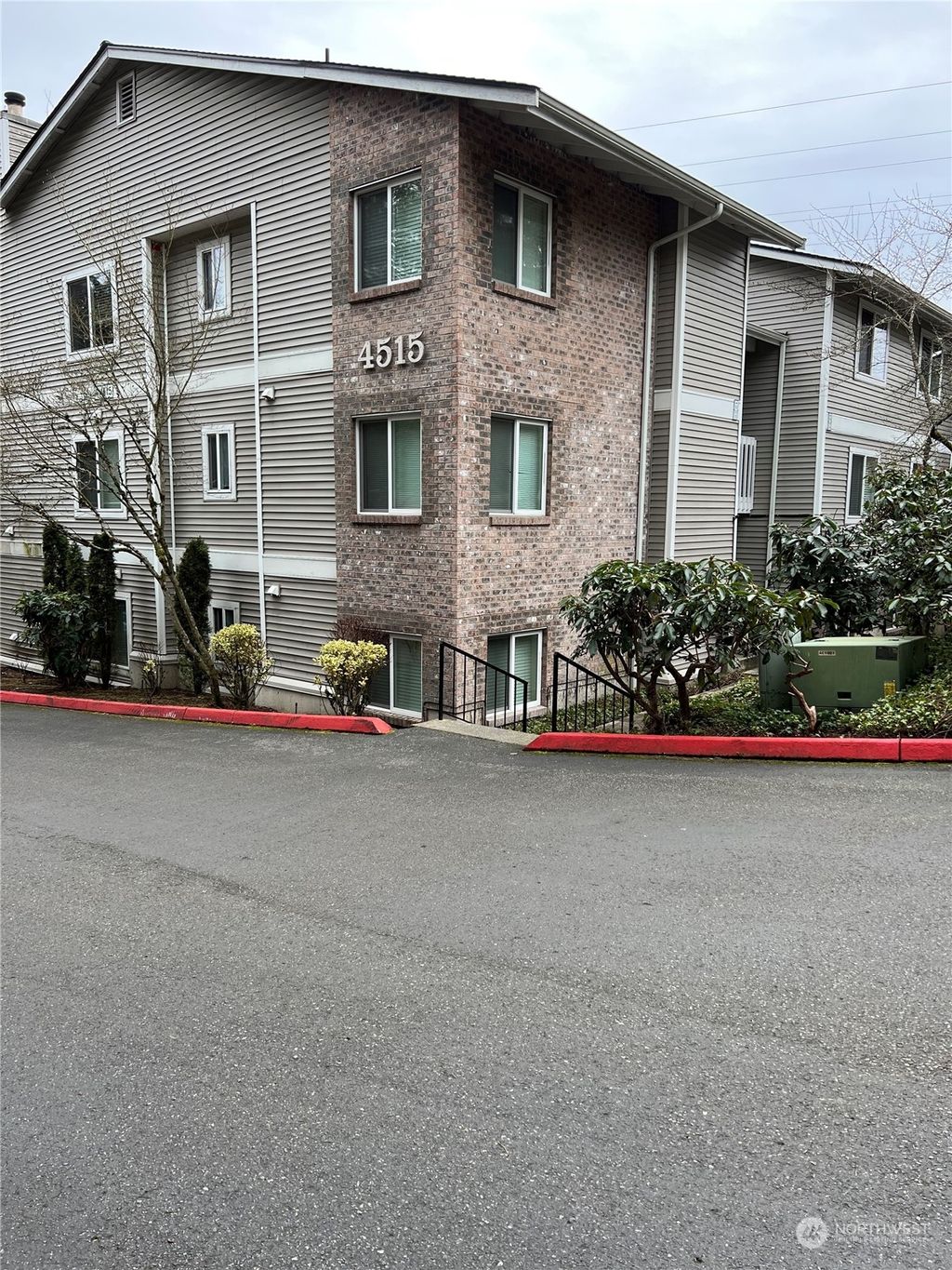 Photo of 4515 125th Avenue SE #B207, Bellevue, WA 98006 (MLS # 2035606)