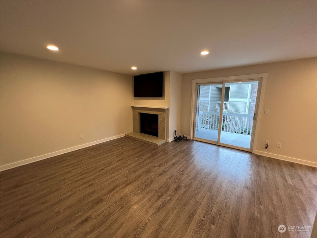 Photo of 4515 125th Avenue SE #B207, Bellevue, WA 98006 (MLS # 2035606)