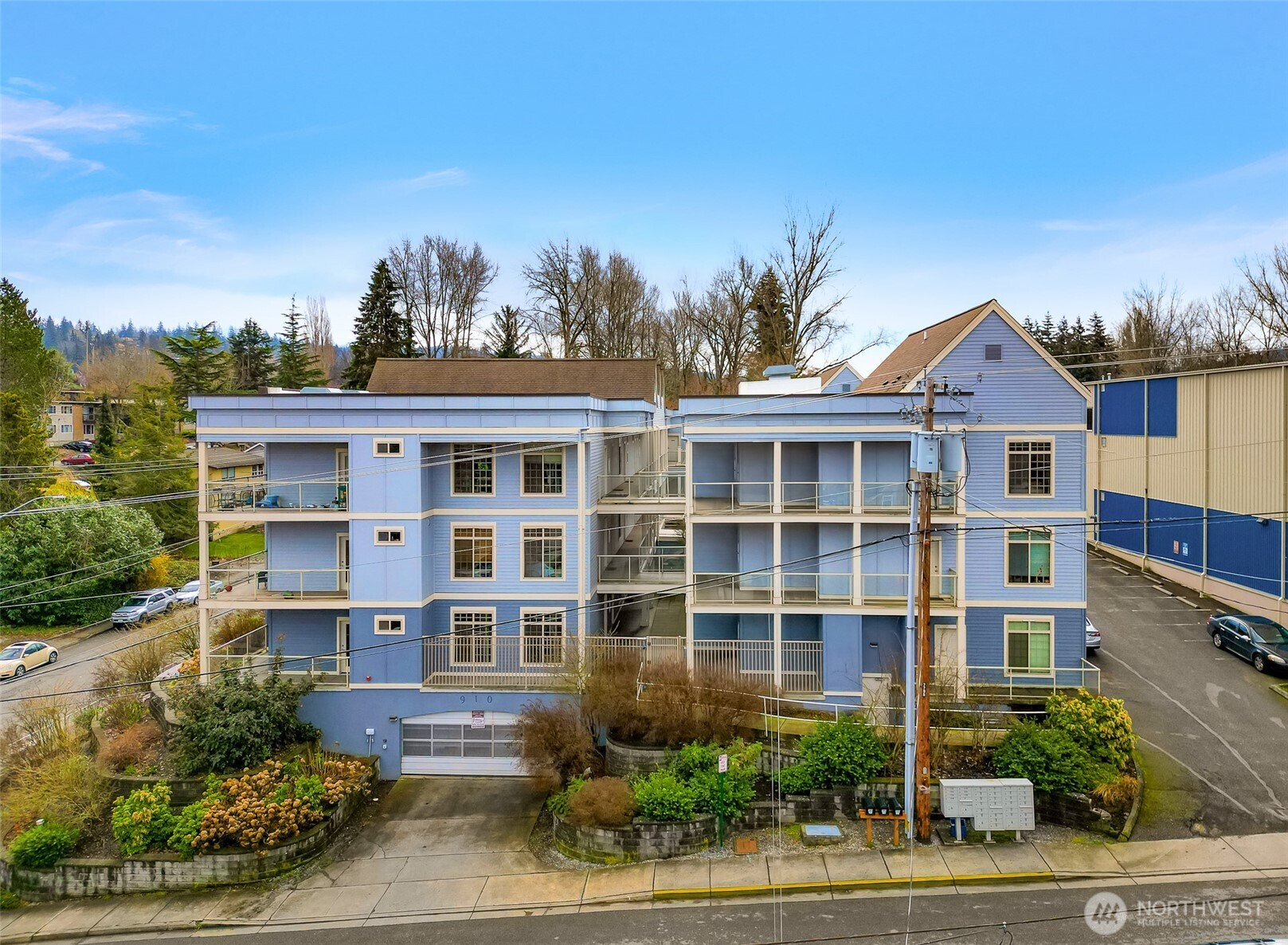 910 Gladstone Street 205