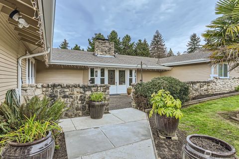 8707 113th Avenue SE Newcastle WA 98056