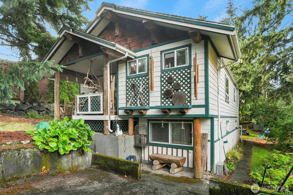Photo of 317 N 138th Street, Seattle, WA 98133 (MLS # 2587169)