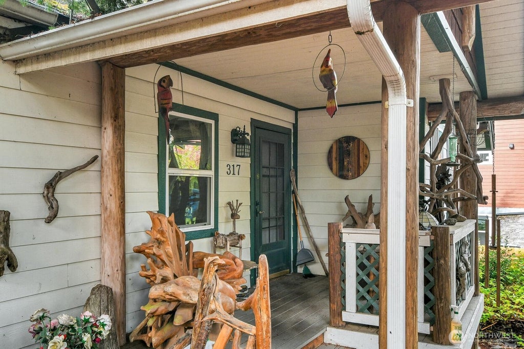 Photo of 317 N 138th Street, Seattle, WA 98133 (MLS # 2587169)