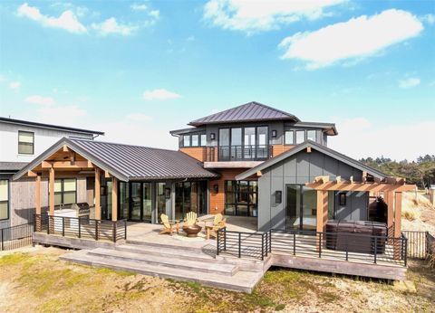 Photo of 911 Dune Crest Dr, Westport, WA 98595 (MLS # 2493723)