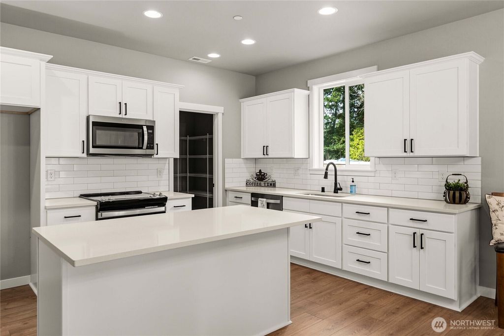 Photo of 19601 95th Avenue Ct E, Graham, WA 98338 (MLS # 2506167)