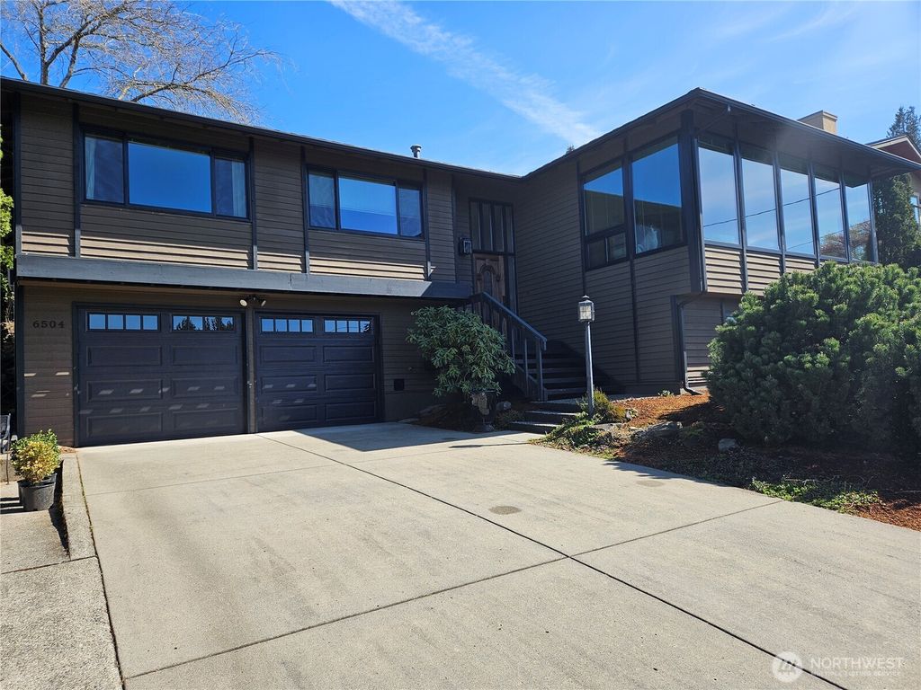 Photo of 6504 113th Avenue NE, Kirkland, WA 98033 (MLS # 2509848)