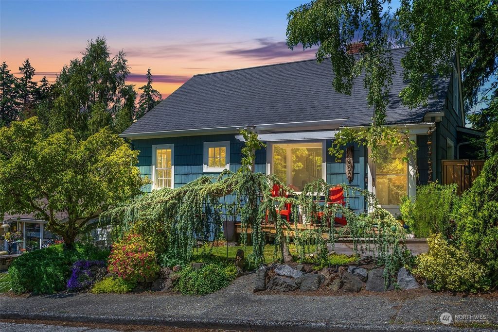 Photo of 4452 SW Kenyon Place, Seattle, WA 98136 (MLS # 2246002)
