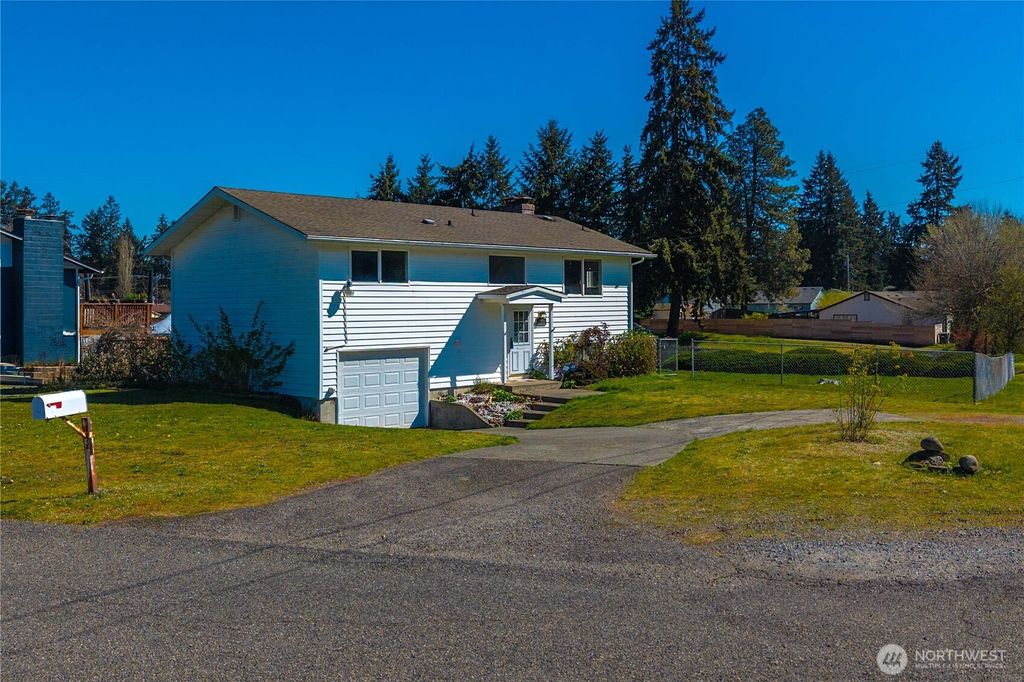 Photo of 17519 8th Avenue Ct S, Spanaway, WA 98387 (MLS # 2481203)