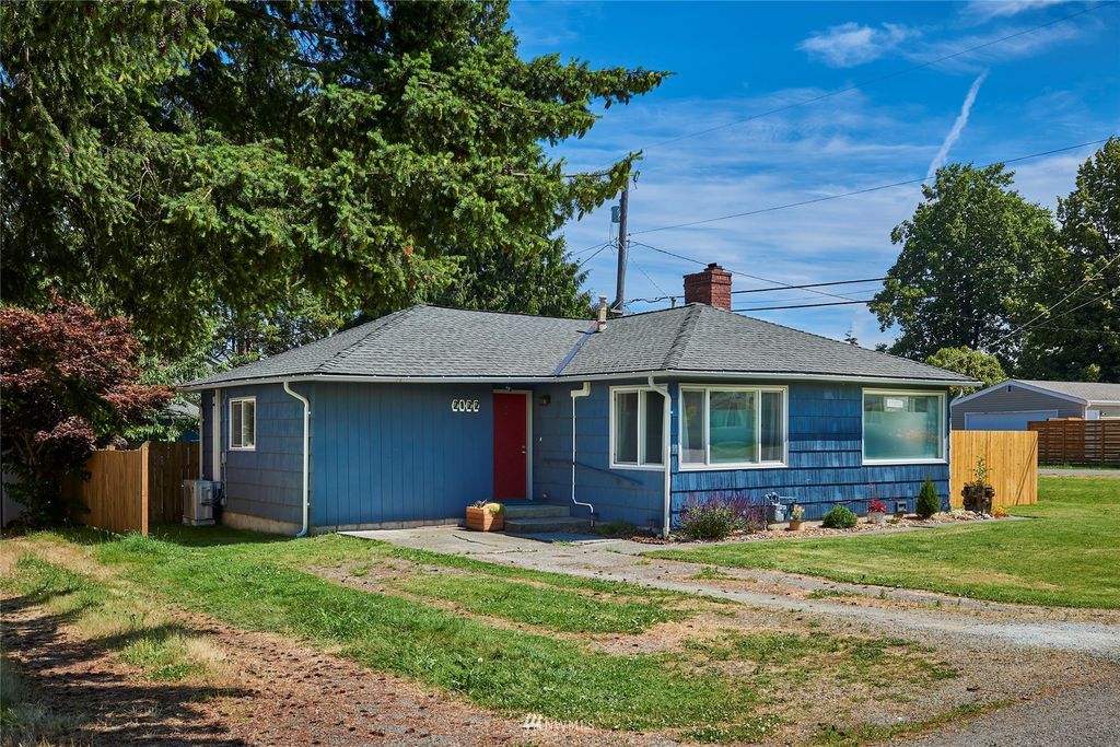 Photo of 2122 S 126th Street, Seattle, WA 98168 (MLS # 1963361)