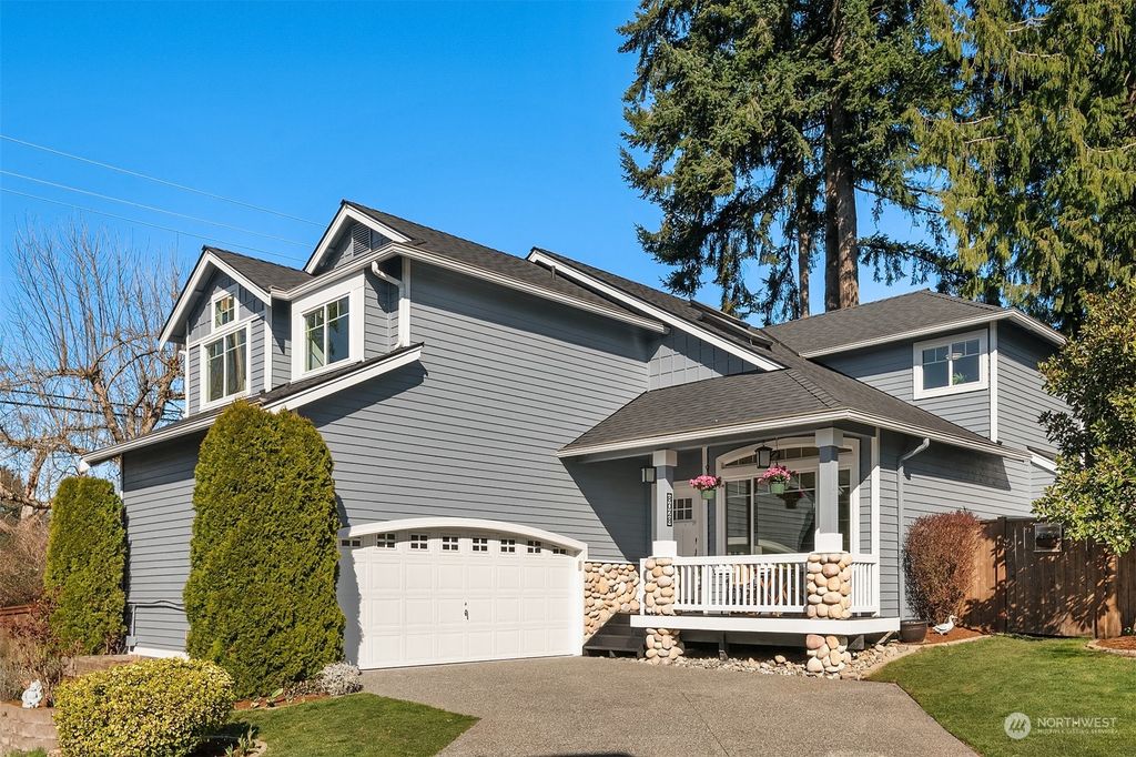 Photo of 8028 NE 131st Court, Kirkland, WA 98034 (MLS # 2212156)
