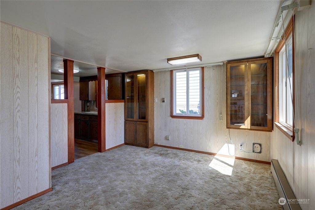 Photo of 16035 11th Avenue SW, Burien, WA 98166 (MLS # 2151322)