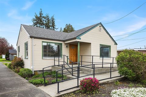 Photo of 1103 9th Street, Marysville, WA 98270 (MLS # 2513837)