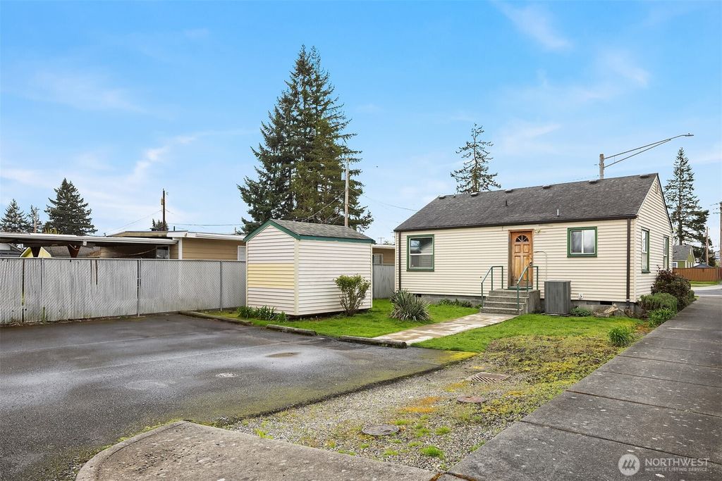 Photo of 1103 9th Street, Marysville, WA 98270 (MLS # 2513837)