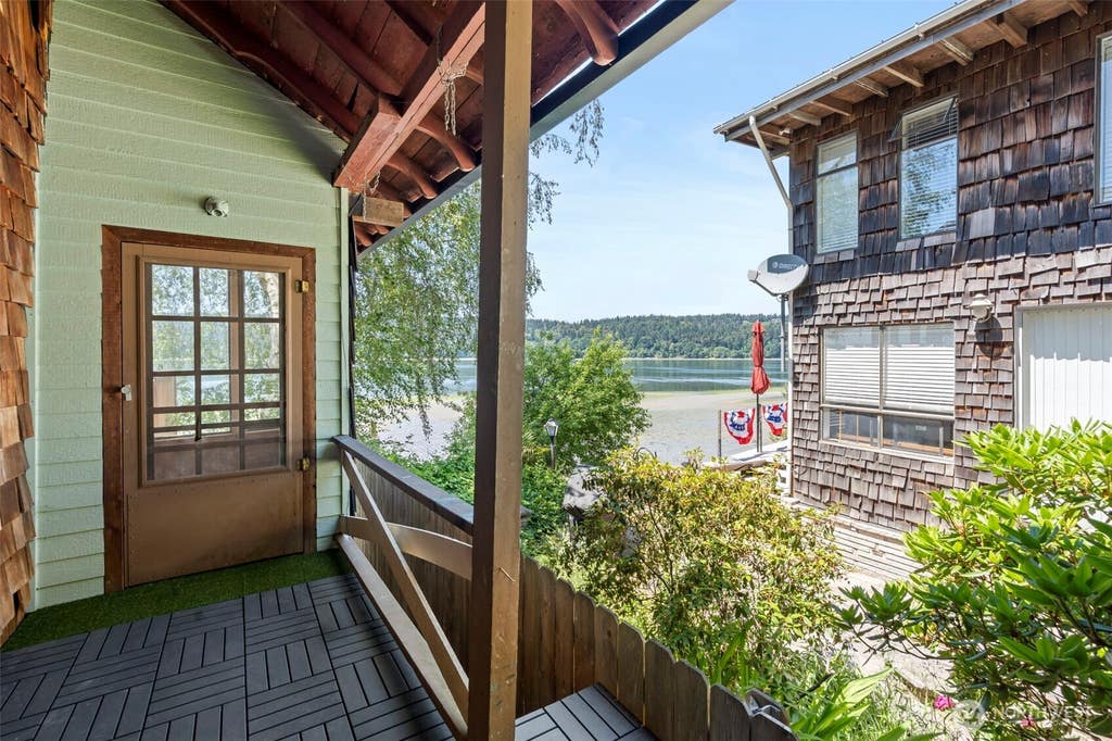 Photo of 28243 Manzanita Beach Road SW, Vashon, WA 98070 (MLS # 2562124)