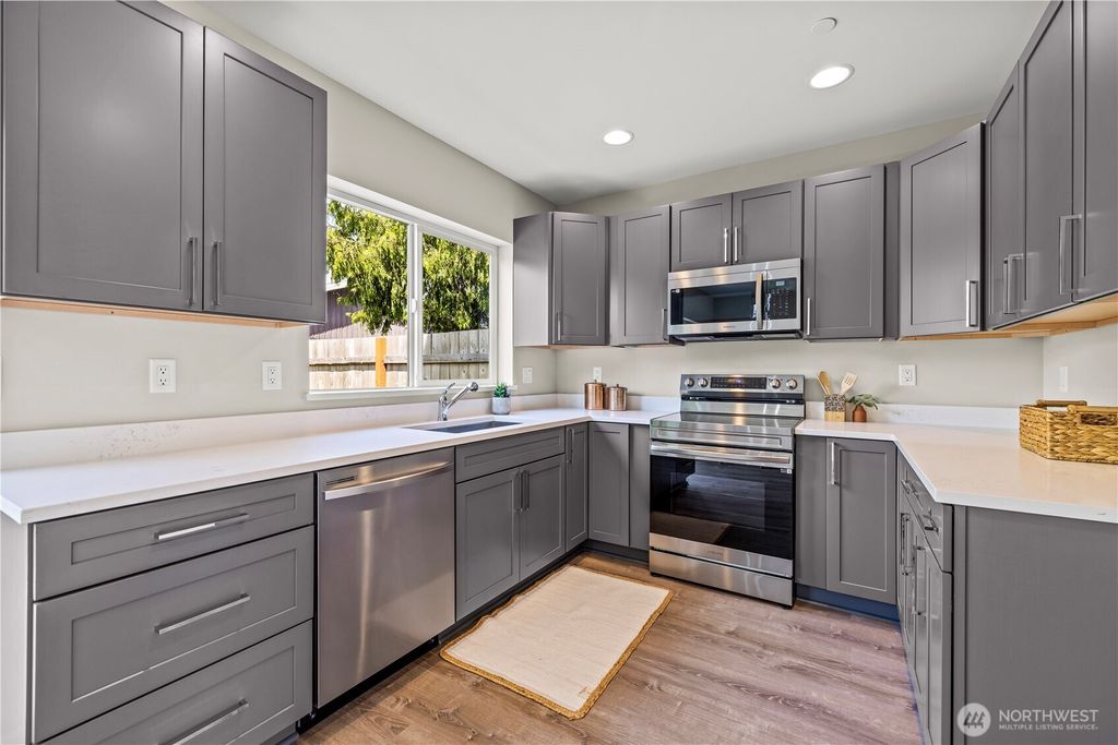 Photo of 13055 2nd Avenue S #B, Burien, WA 98168 (MLS # 2362357)