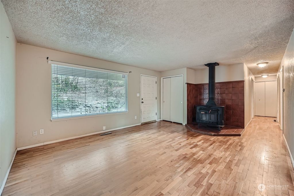 Photo of 20111 1st Place S, Des Moines, WA 98198 (MLS # 2216809)