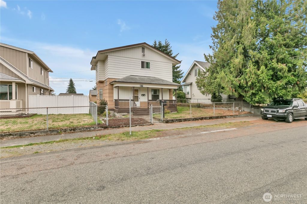 Photo of 3579 E Howe Street, Tacoma, WA 98404 (MLS # 2446459)
