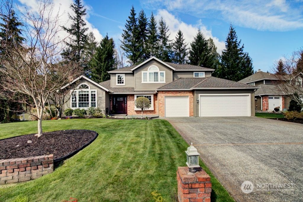 Photo of 2121 221st Place NE, Sammamish, WA 98074 (MLS # 2051885)