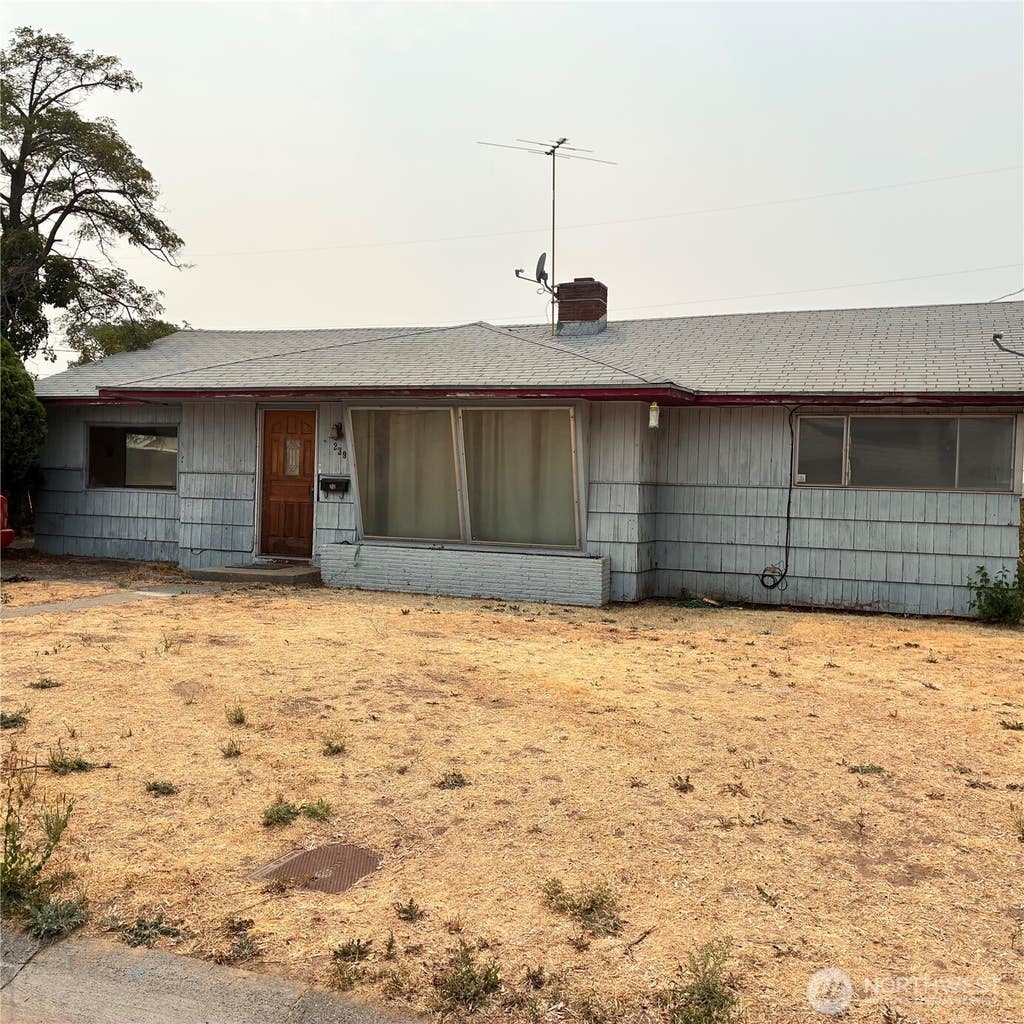 Photo of 239 NE H Street, Ephrata, WA 98823 (MLS # 2568332)