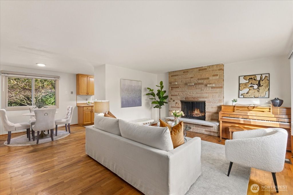 Photo of 18921 34th Avenue S, SeaTac, WA 98188 (MLS # 2468759)