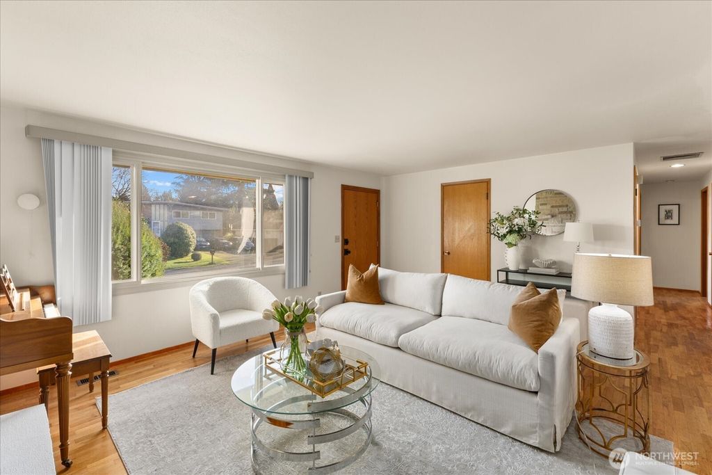 Photo of 18921 34th Avenue S, SeaTac, WA 98188 (MLS # 2468759)