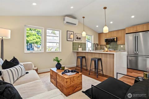 Photo of 2412 Queen Anne Avenue N, Seattle, WA 98119 (MLS # 2556901)