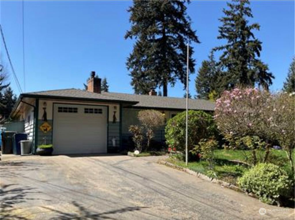 Photo of 8209 134th Avenue NE, Redmond, WA 98052 (MLS # 2276999)