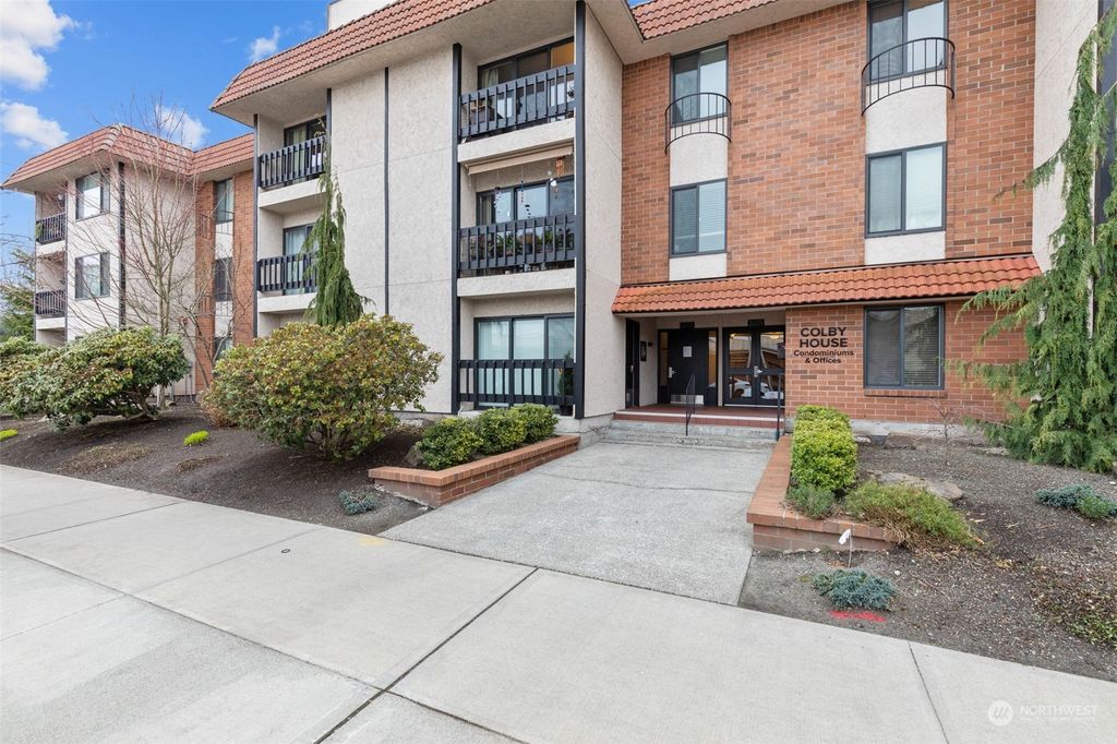 Photo of 3207 Colby Avenue #304, Everett, WA 98201 (MLS # 2036238)