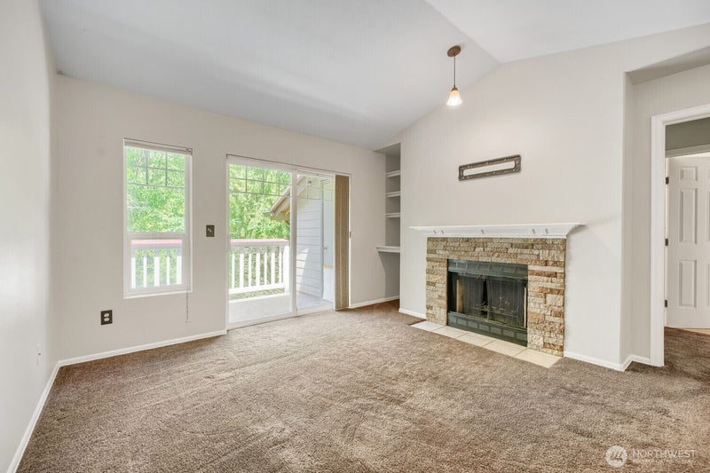 18501 SE Newport Way M352