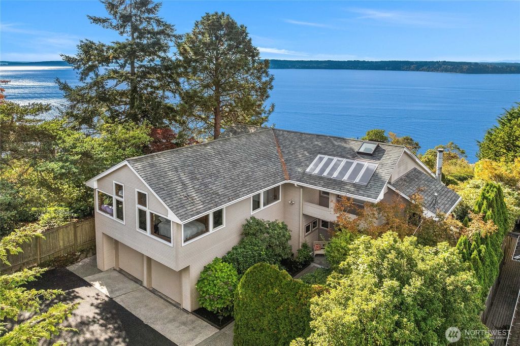 Photo of 10245 Marine View Drive SW, Seattle, WA 98146 (MLS # 2472843)