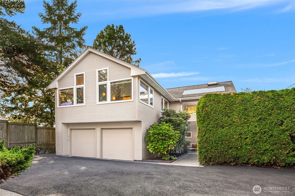 Photo of 10245 Marine View Drive SW, Seattle, WA 98146 (MLS # 2472843)