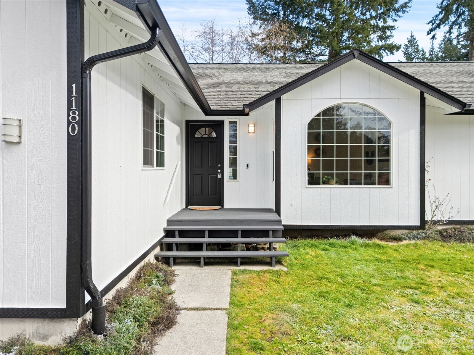 1180 E Trails End Drive