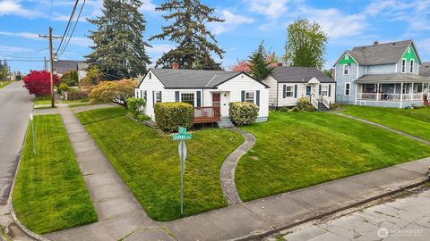 Photo of 2230 Oakes Avenue, Everett, WA 98201 (MLS # 2511210)