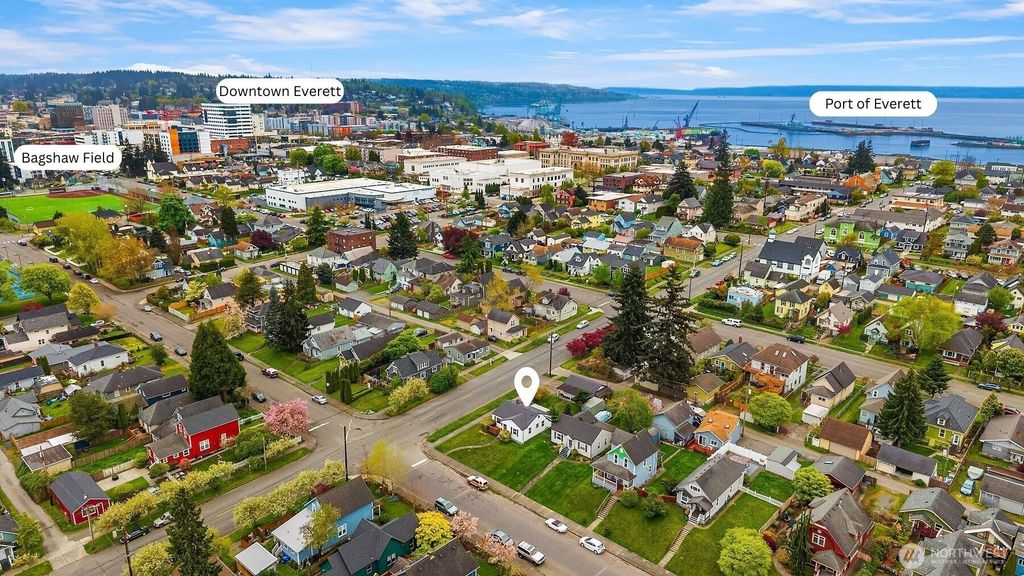 Photo of 2230 Oakes Avenue, Everett, WA 98201 (MLS # 2511210)