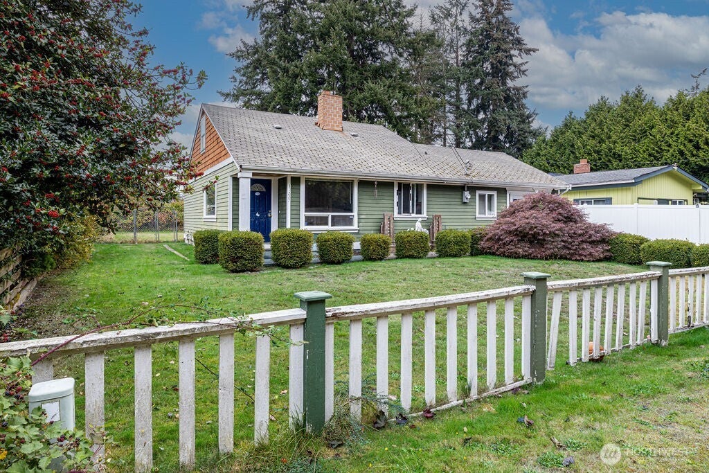 Photo of 31227 7th Avenue S, Federal Way, WA 98003 (MLS # 2581284)